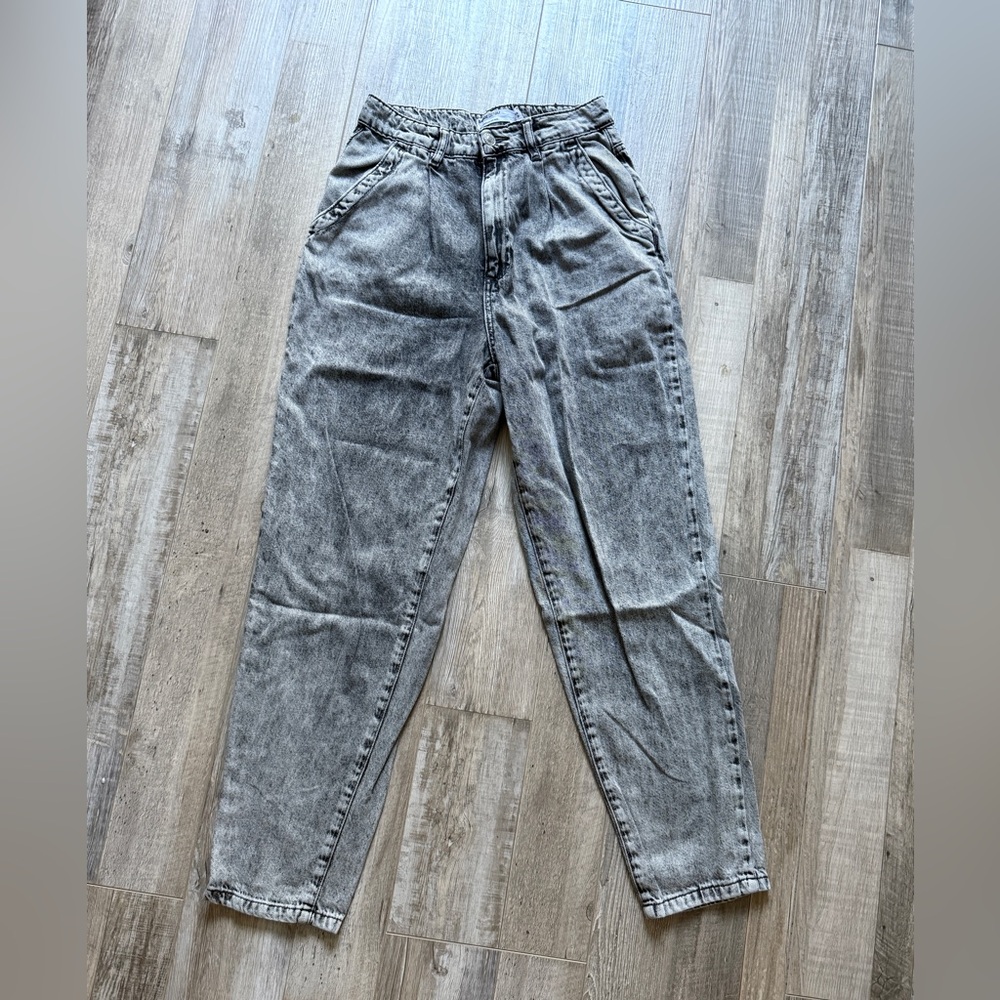 3/15$ Mom Garage jean size 26